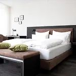 In2 The Boardinghouse Aparthotel