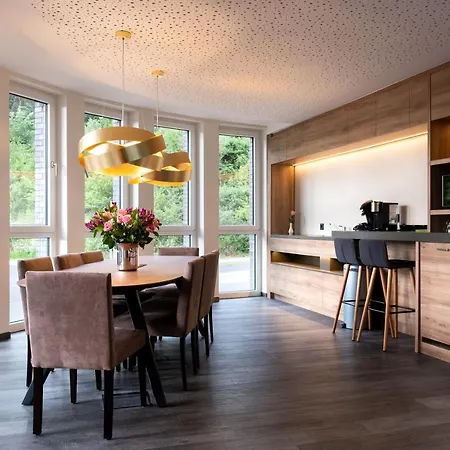 In2 The Boardinghouse