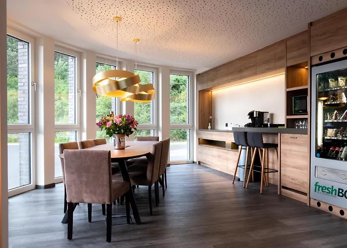 In2 The Boardinghouse